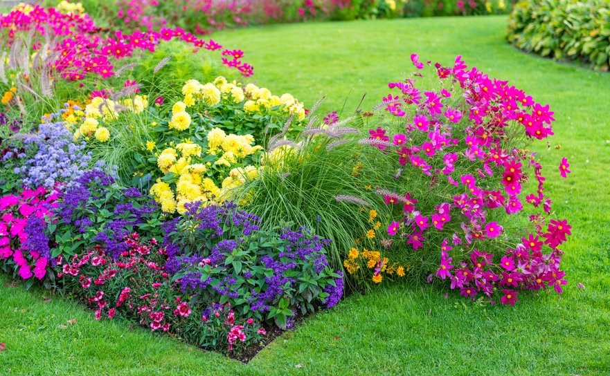 Seven Landscaping Tips for Homeowners | Artificial Grass Recyclers